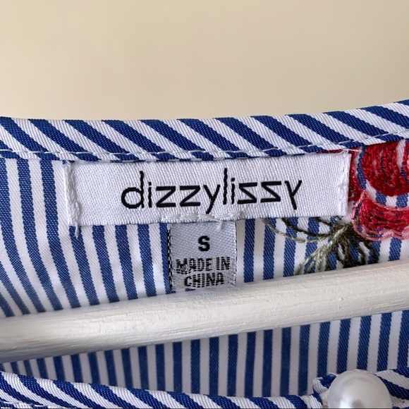 Cropped Blouse with Floral Embroidery - Picture 2 of 7